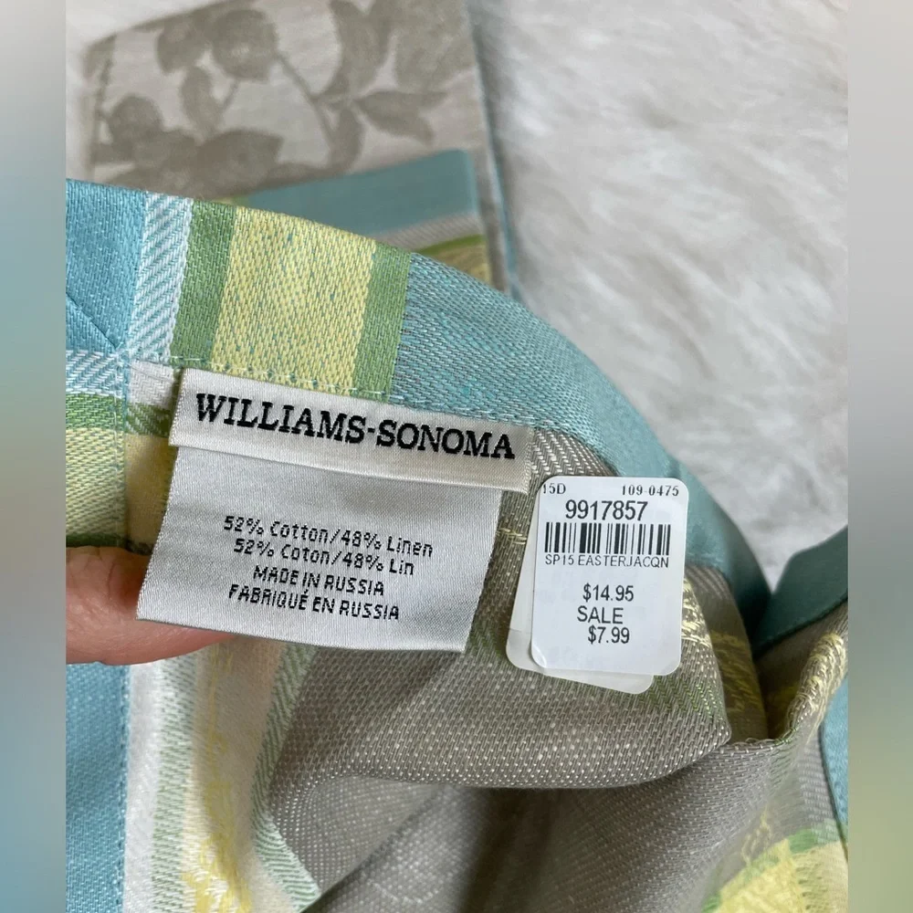 New Williams Sonoma Jacquard Bunny Napkins set of two blue Yellow